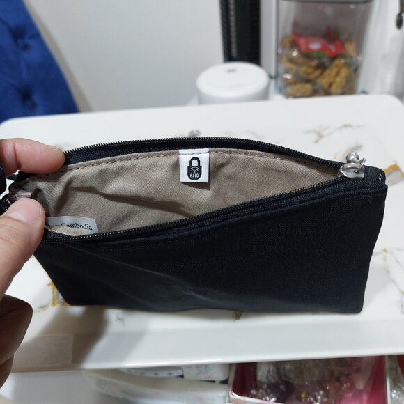 Simple Plain Black Clip on Mini Bag Organizer - Picture 7 of 9